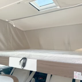 Hymer B-ML I 790 Drop Down Bed