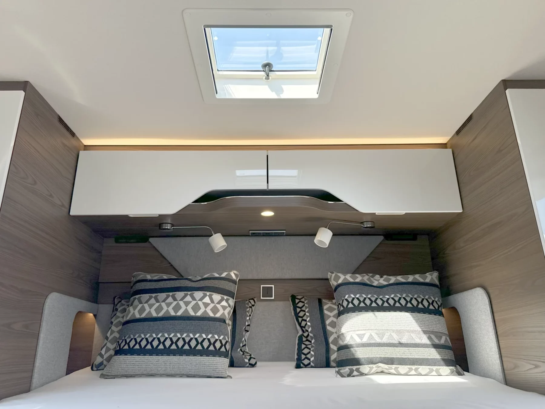 Hymer B-ML I 790 Heki Skylight Bedroom