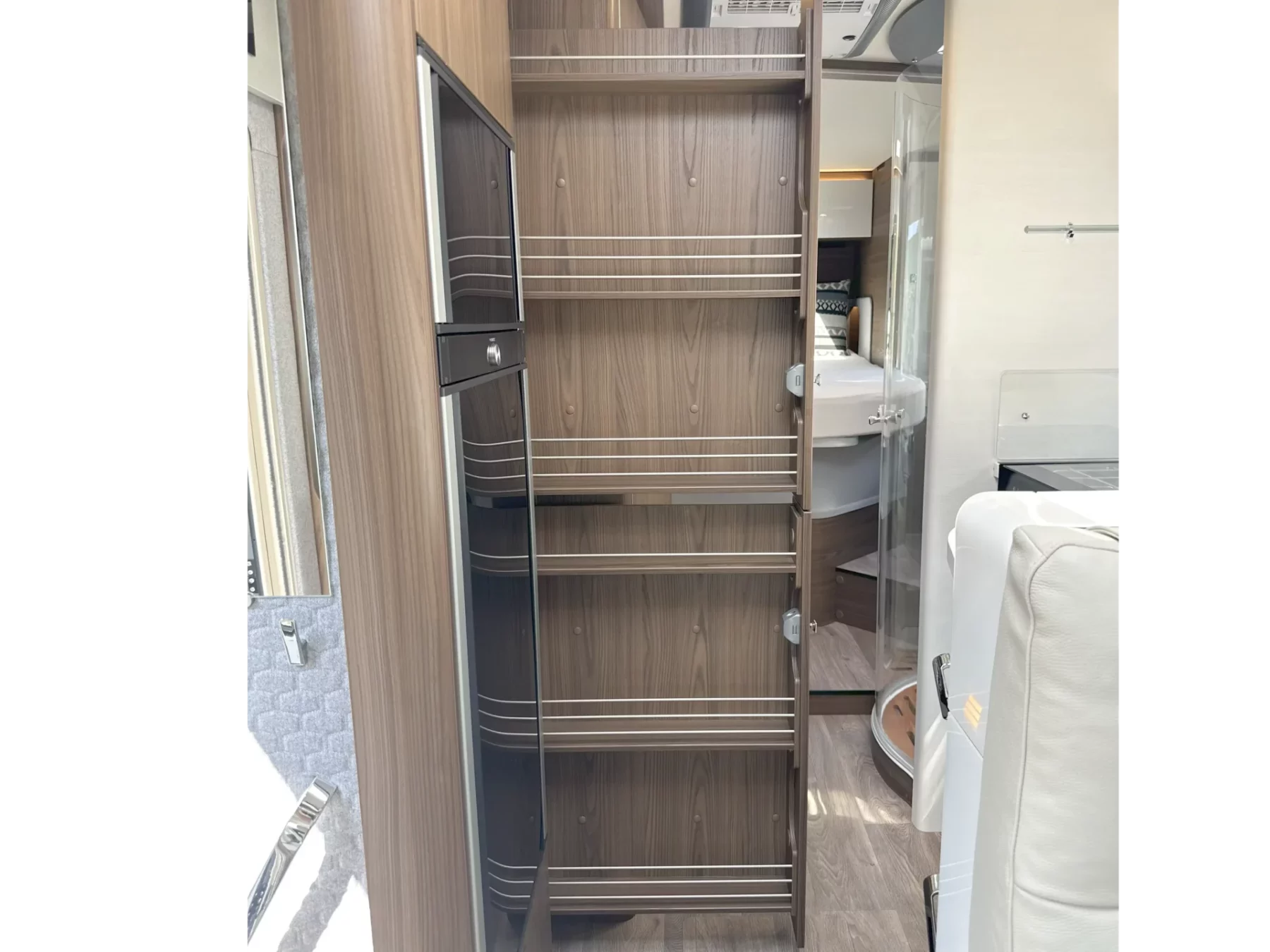 Hymer B-ML I 790 Kitchen Storage