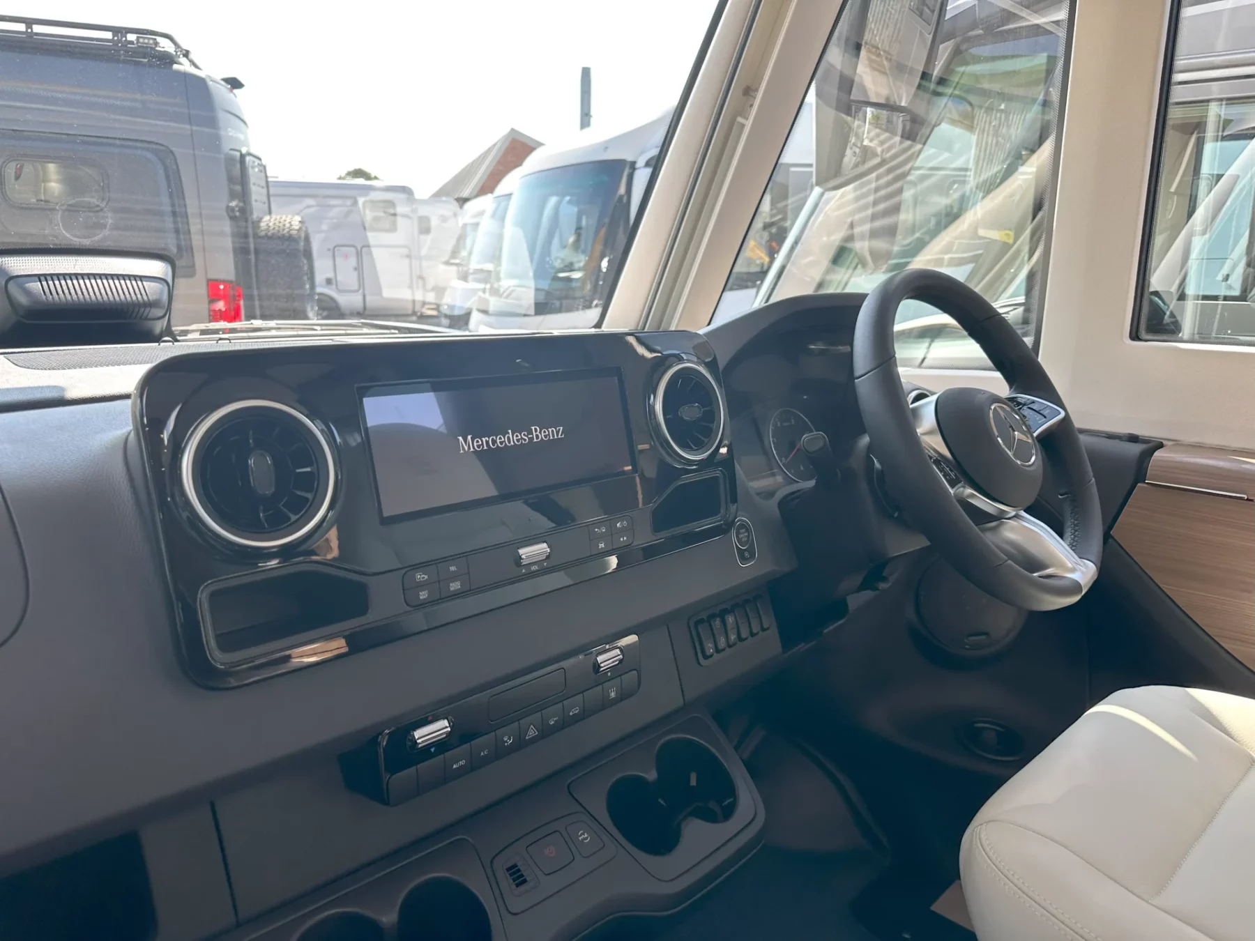 Hymer B-ML I 790 Multimedia System & Steering Wheel
