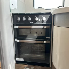Hymer B-ML I 790 Oven