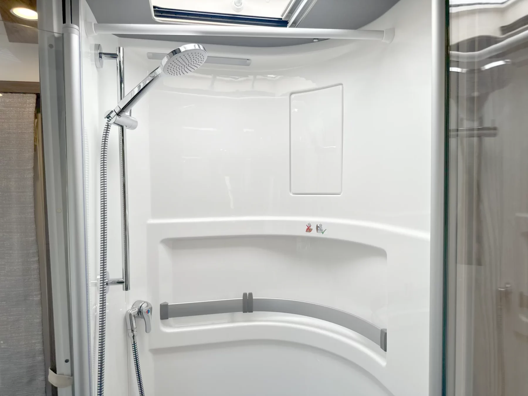 Hymer B-ML I 790 Shower
