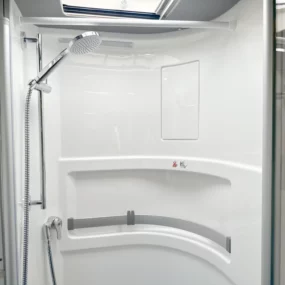 Hymer B-ML I 790 Shower