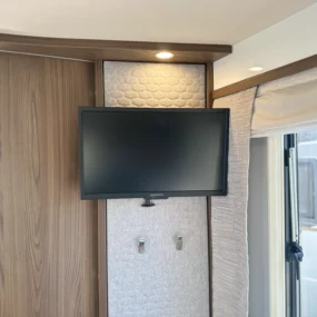 Hymer B-ML I 790 TV Bedroom