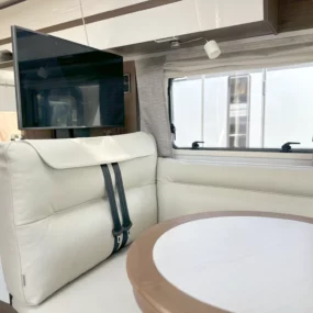 Hymer B-ML I 790 TV Lounge