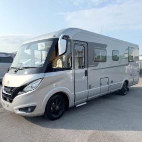 Hymer B-ML I 790 Motorhome 7057 - Exterior Front Left