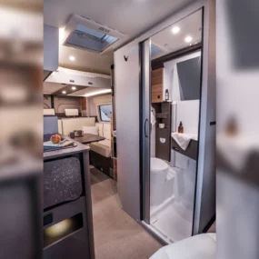 Burstner B66 644 Campervan - Interior Washroom
