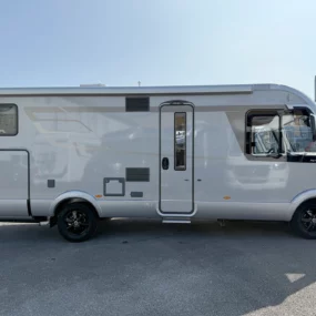 Hymer B-MC I 680 Motorhome Exterior Left Side