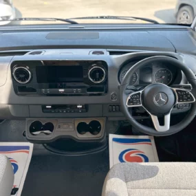 Hymer B-MC I 680 Motorhome Head unit & steering wheel