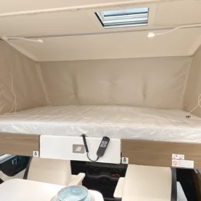Hymer B-ML I 880 Motorhome Drop Down Bed