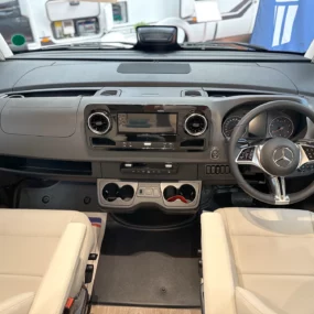 Hymer B-ML I 880 Motorhome Head Unit