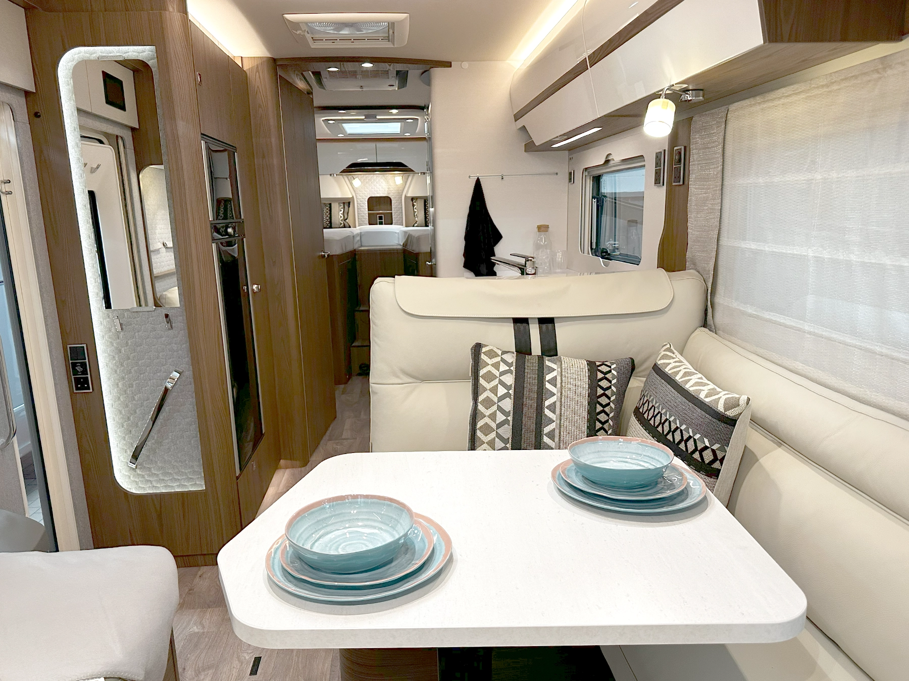 Hymer B-ML I 880 Motorhome Interior