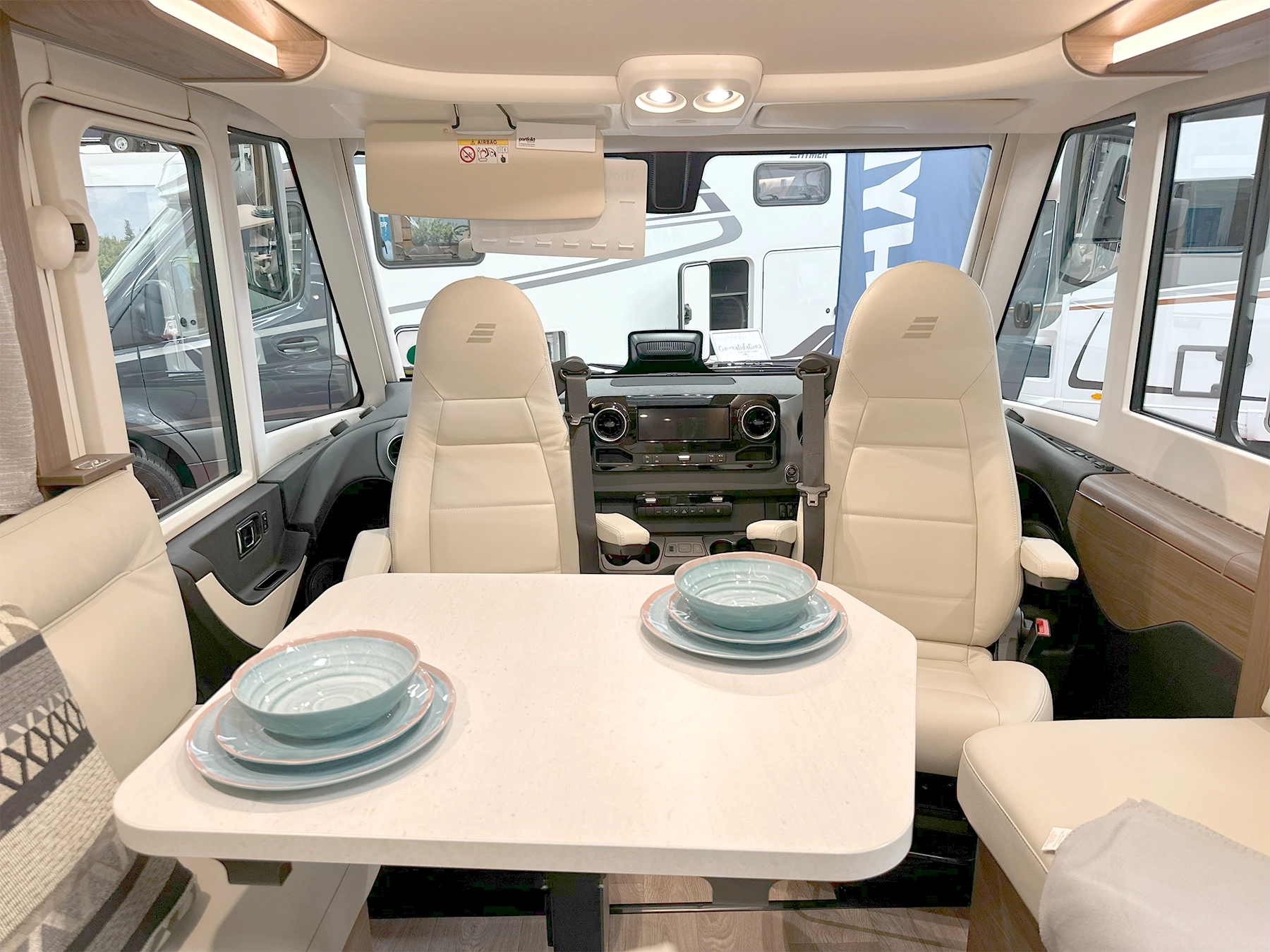Hymer B-ML I 880 Motorhome Lounge Area