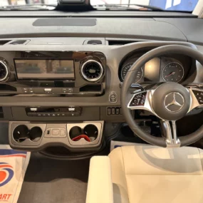 Hymer B-ML I 880 Motorhome Steering Wheel and Multimedia System