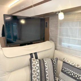 Hymer B-ML I 880 Motorhome TV Lounge Area