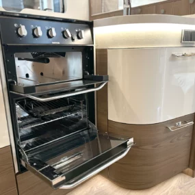 Hymer B-ML I 880 Motorhome Thetford Oven & Grill