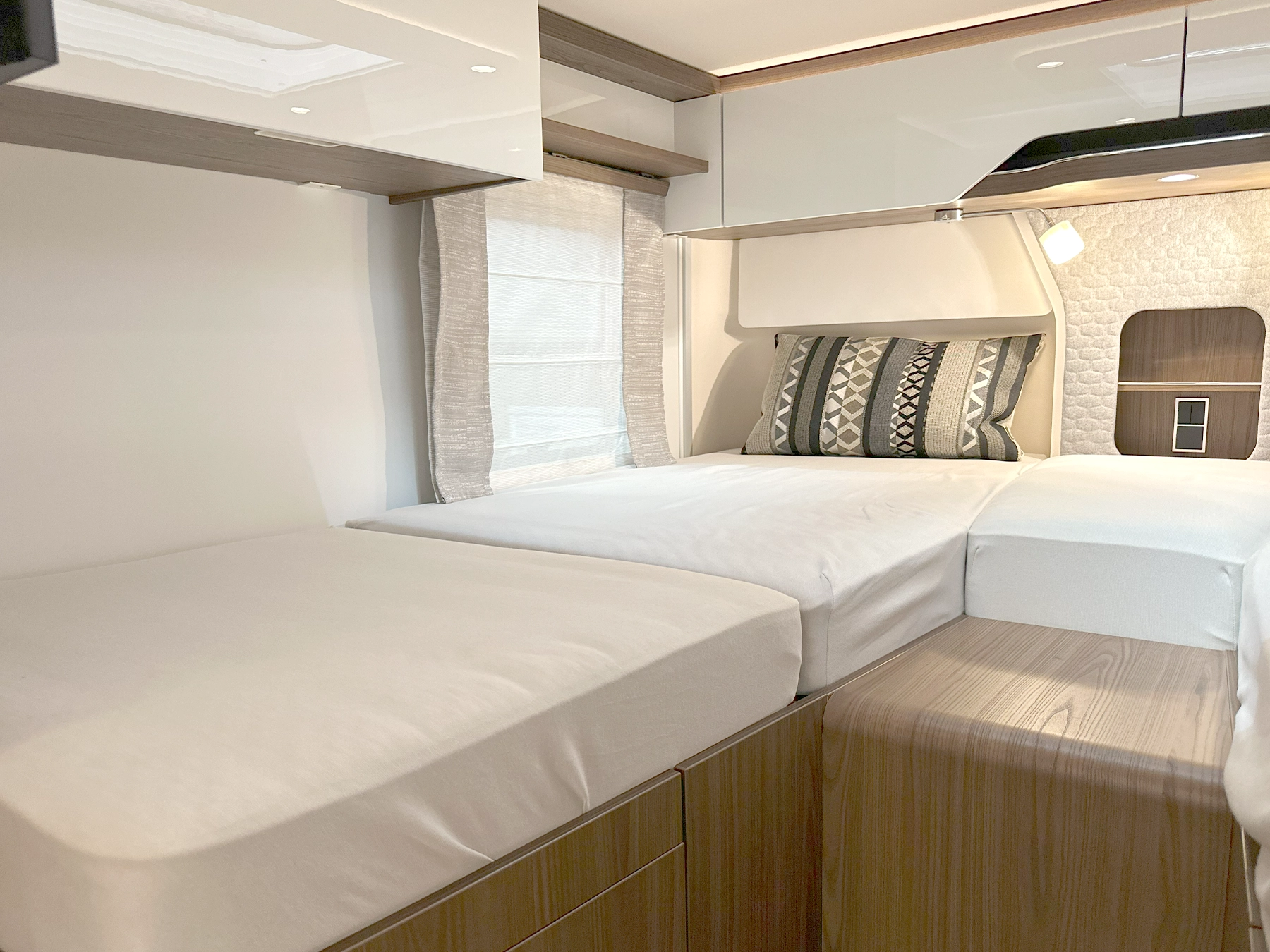 Hymer B-ML I 880 Motorhome Twin Single Beds