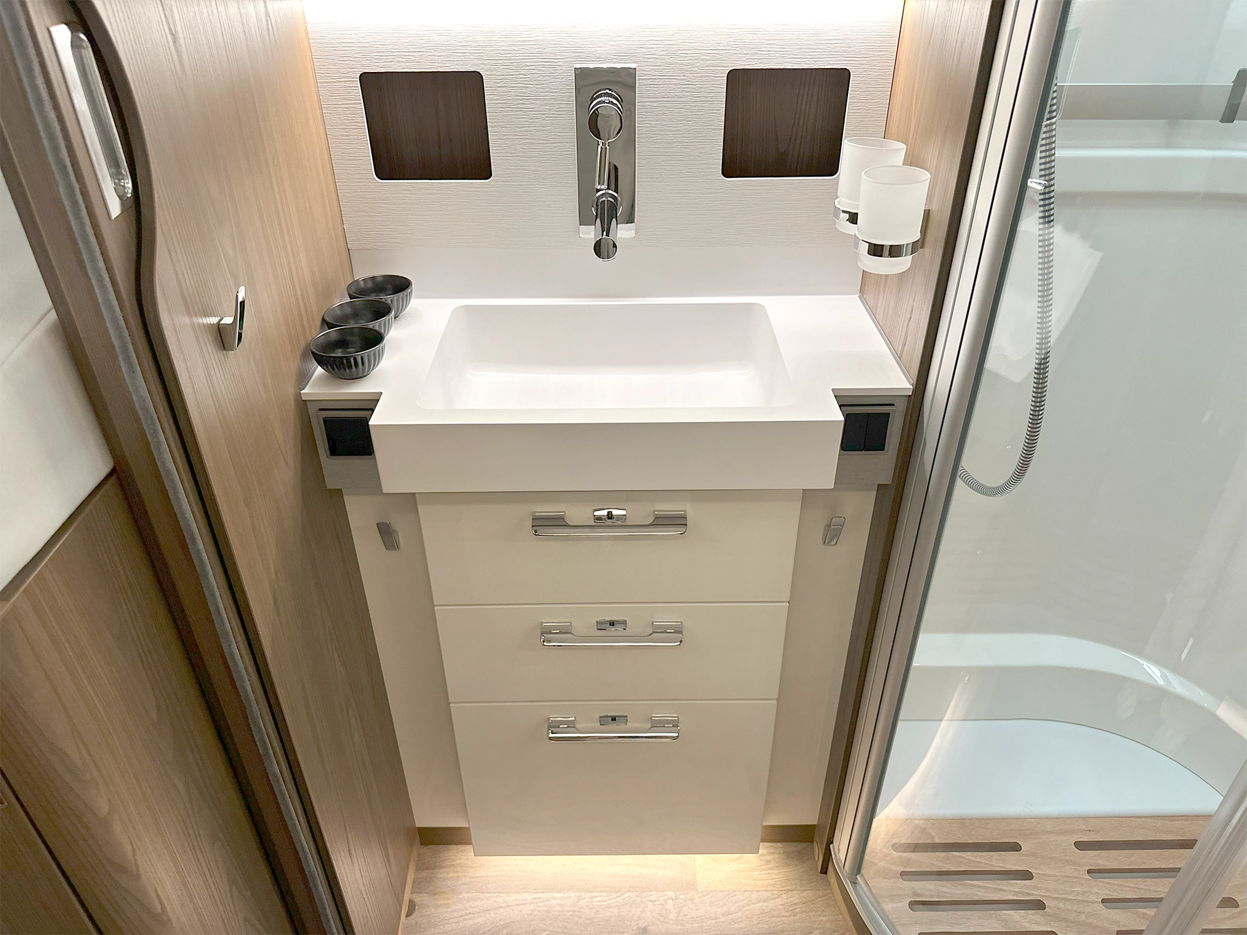 Hymer B-ML I 880 Motorhome Vanity Unit