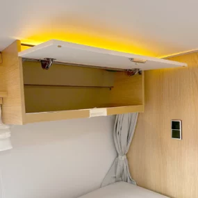 Hymer B-MC I 680 Motorhome Overhead Storage