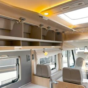 Hymer B-MC I 680 Motorhome Overhead Storage
