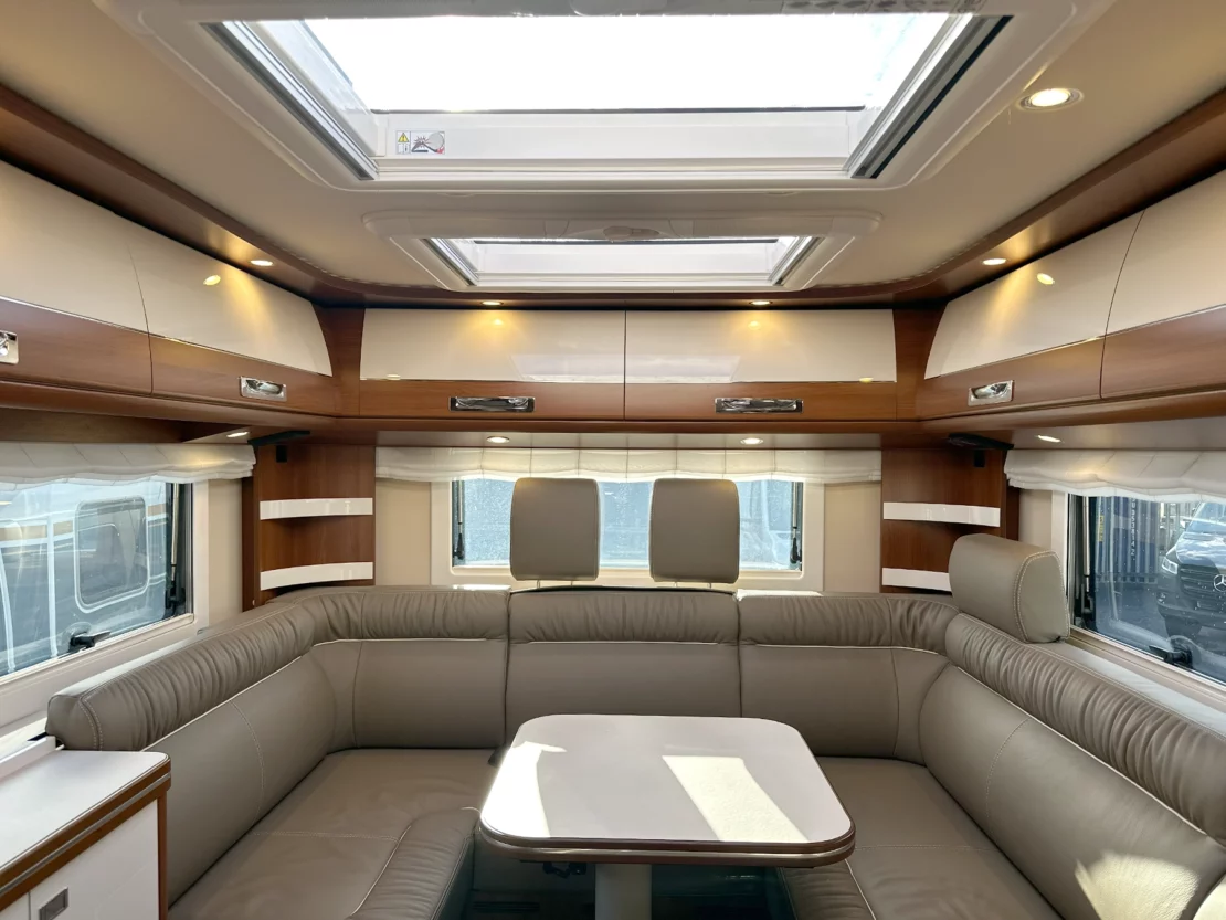 Carthago Liner For Two I 53 Lounge Skylights