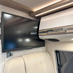 N102644 Malibu Genius 641 LE Lounge TV