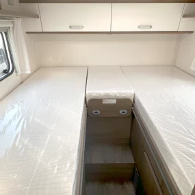 Carado V337 Pro Plus Motorhome 7105 - Bedroom