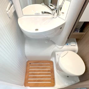 Carado V337 Pro Plus Motorhome 7105 - Washroom