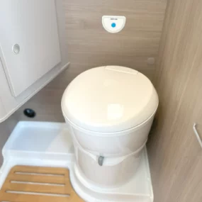 Carado CV540 Pro Pop-Top Thetford Bathroom