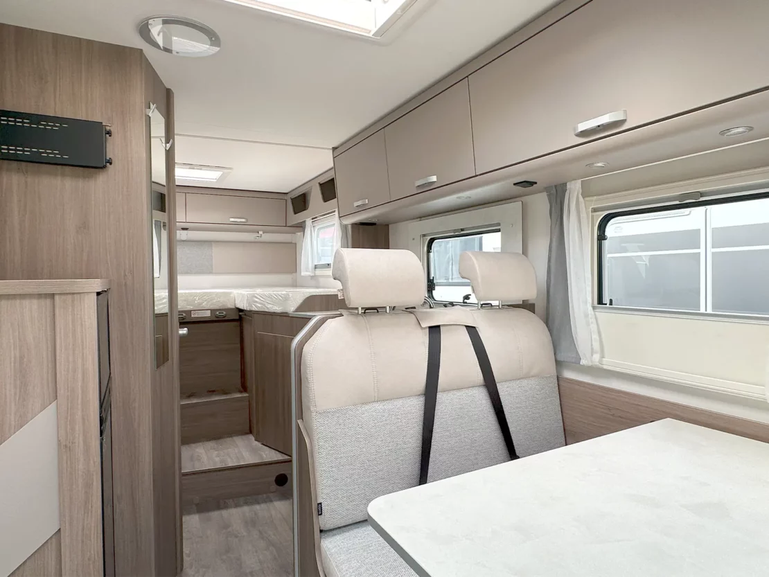 Carado T338 Pro + Interior