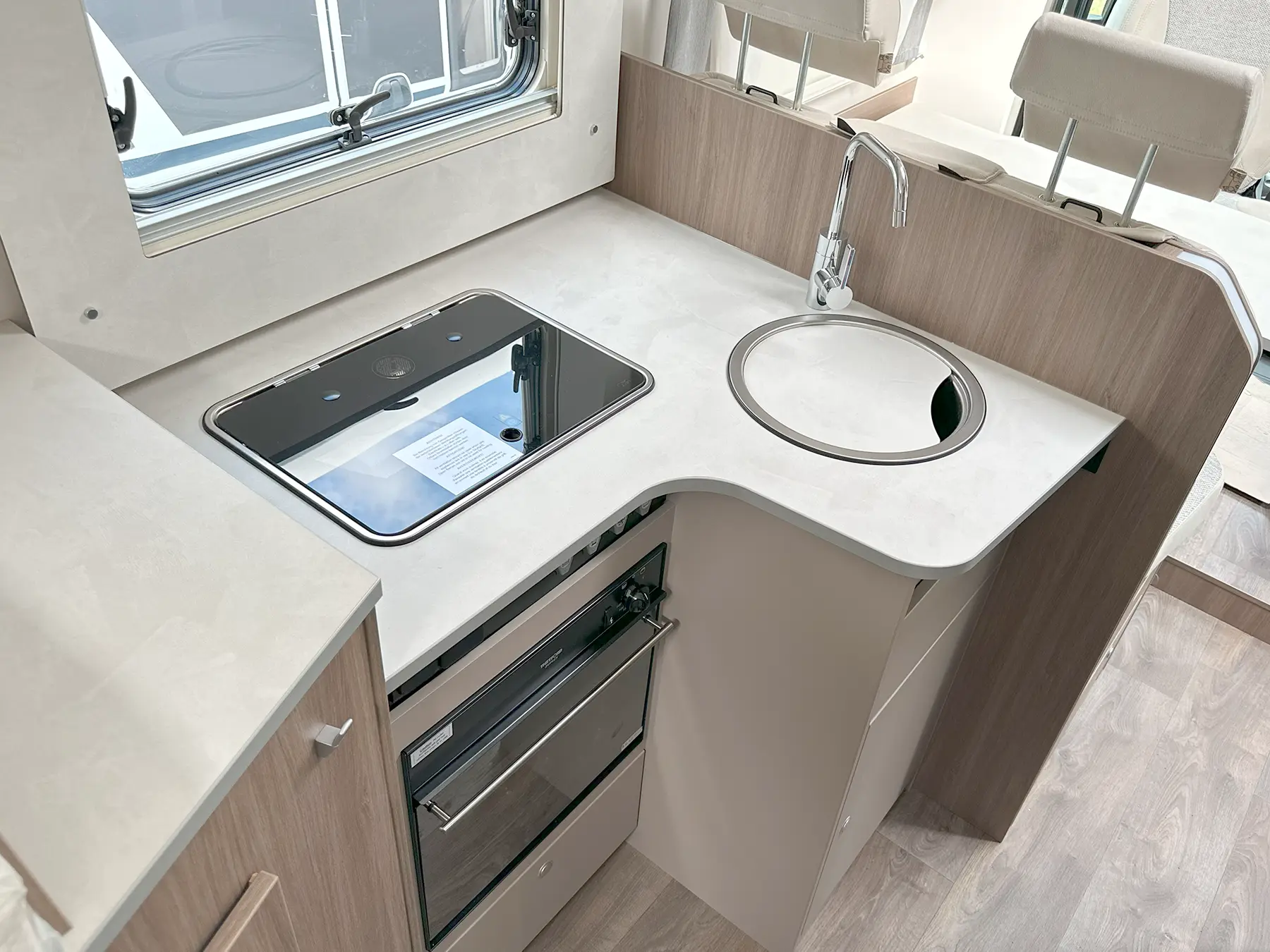 Carado T338 Pro + Kitchen