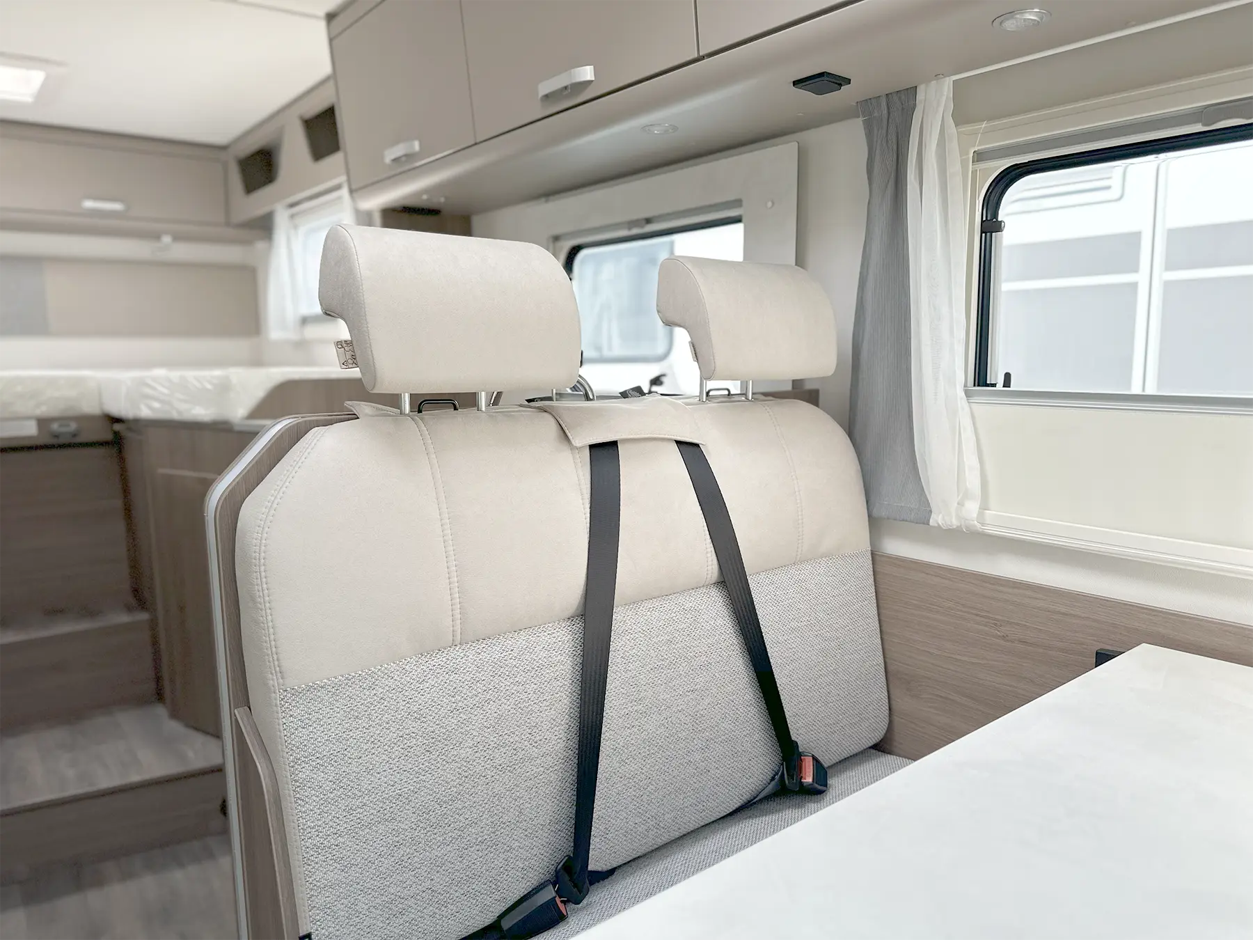 Carado T338 Pro + Lounge Seats