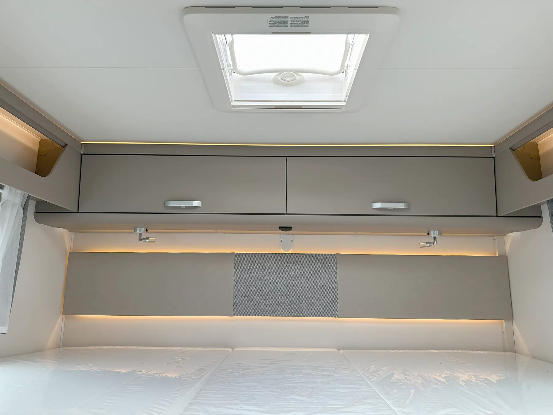 Carado T338 Pro + Overhead Storage Bedroom