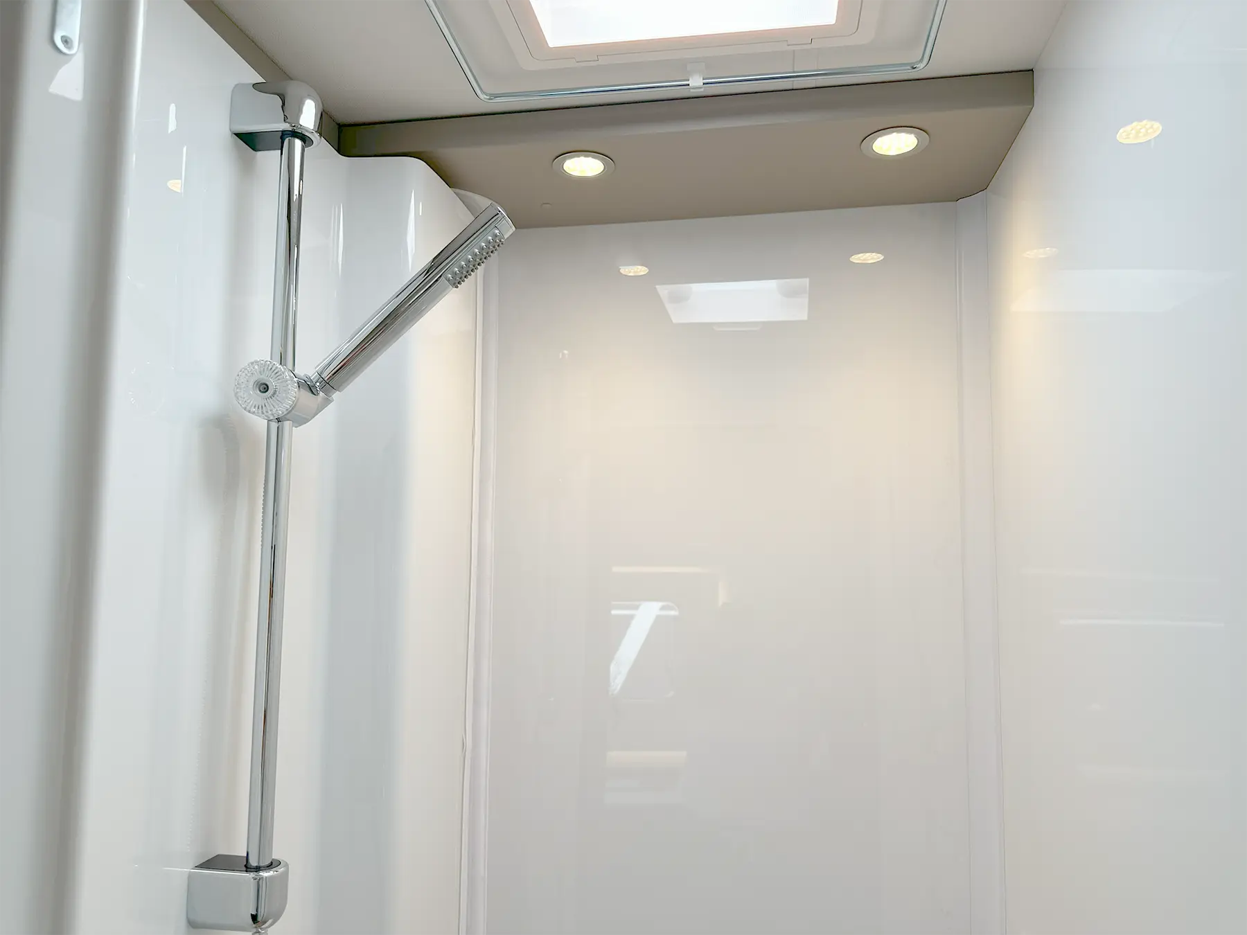 Carado T338 Pro + Shower