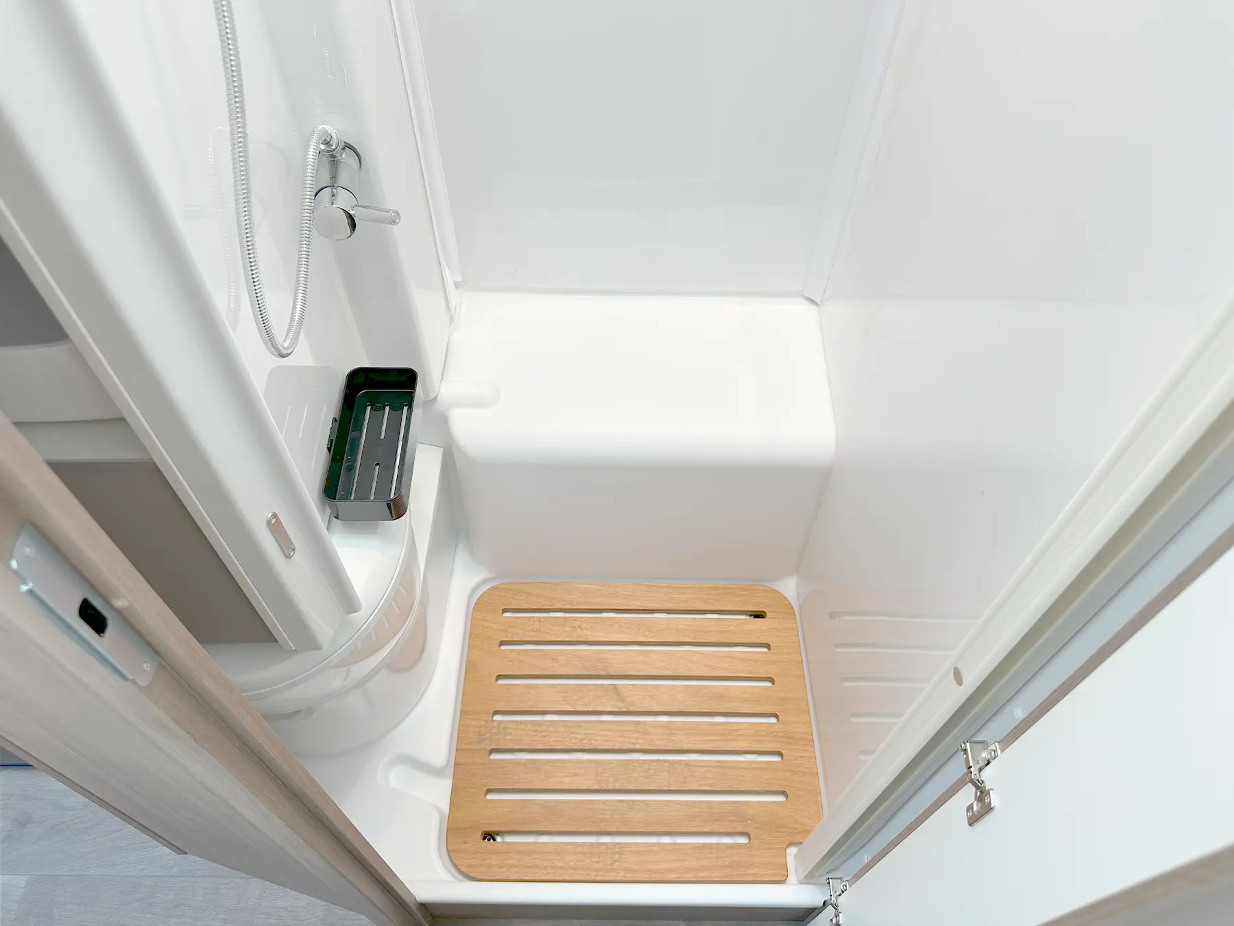 Carado T338 Pro + Shower Floor