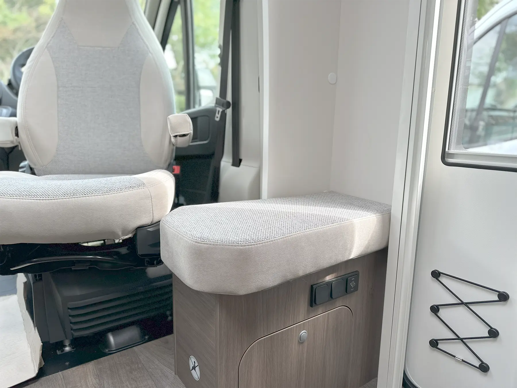 Carado T338 Pro + Side Seat