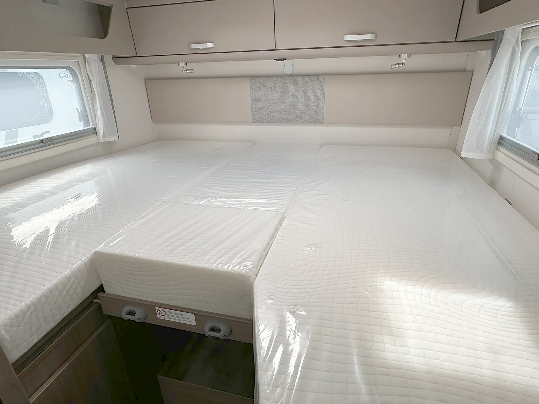 Carado T338 Pro + Twin Single Beds with Insert Cushion