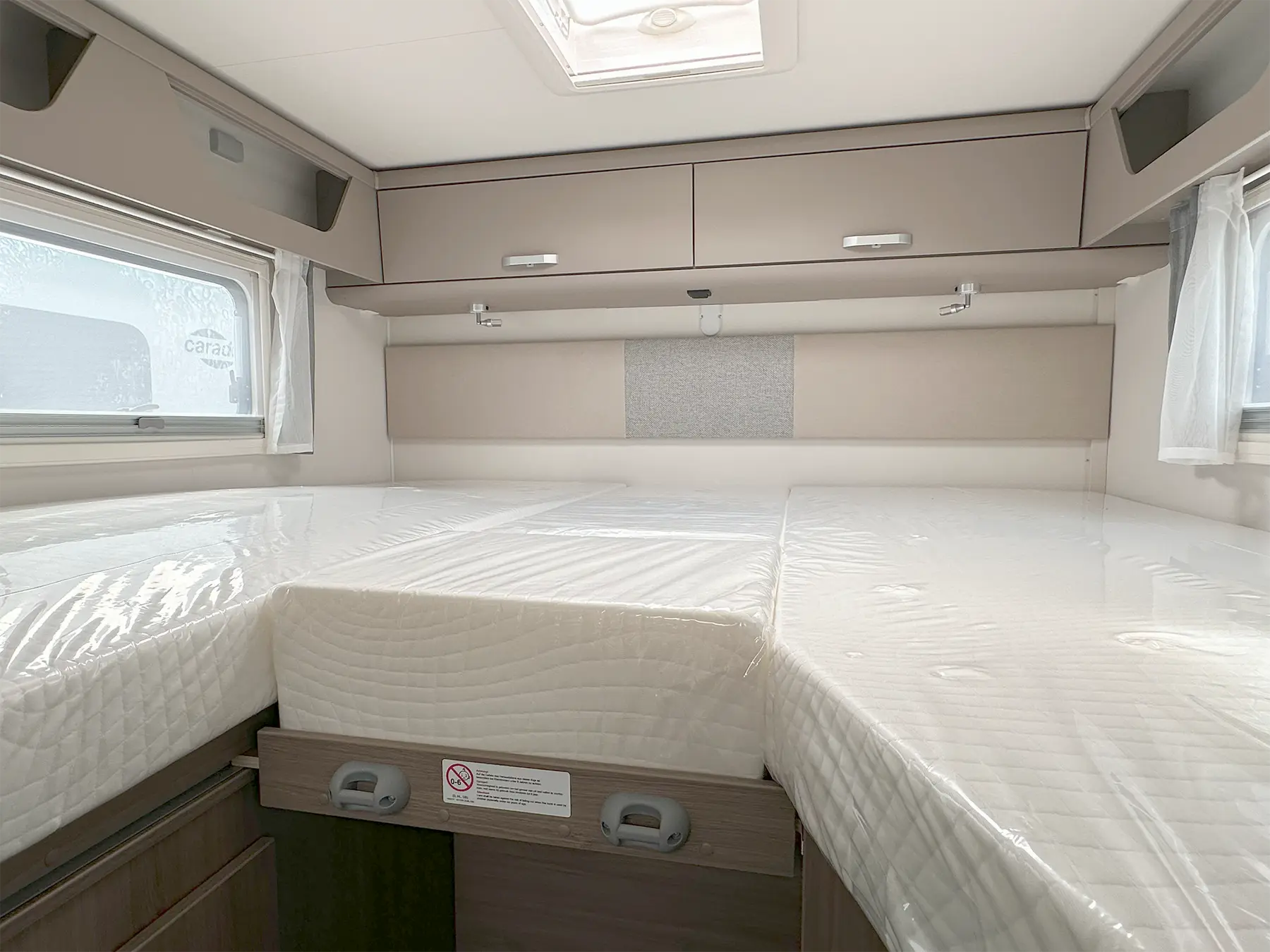 Carado T338 Pro + Twin Single Beds with Insert Cushion