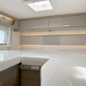 Carado T338 Pro + Twin Single Rear Bed