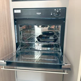 Carado T447 Pro Plus Motorhome 7103 - Kitchen Oven