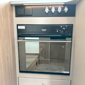 Carado T447 Pro Plus Motorhome 7103 - Kitchen Oven Thetford