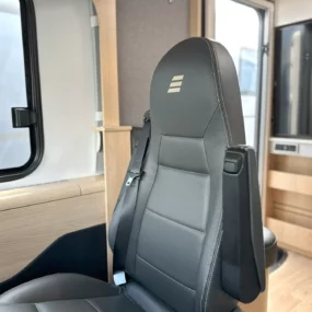 Hymer B-MC I 680 Drivers Seat