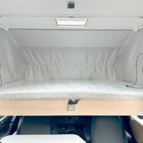 Hymer B-MC I 680 Drop Down Bed