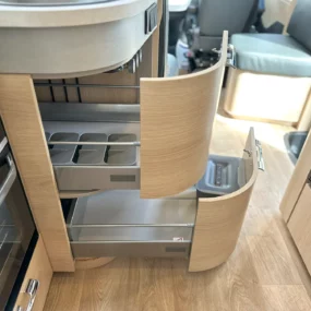 Hymer B-MC I 680 Kitchen Storage