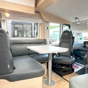Hymer B-MC I 680 Lounge Area