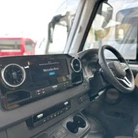 Hymer B-MC I 680 Steering Wheel & Multimedia System