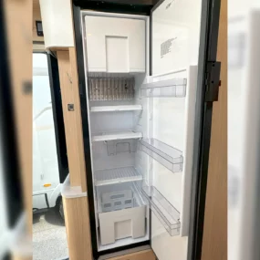 Hymer B-MC I 680 Thetford Fridge