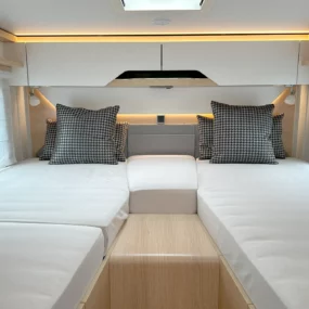 Hymer B-MC I 680 Twin Single Beds