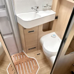 Hymer B-MC T 600 Whiteline Bathroom