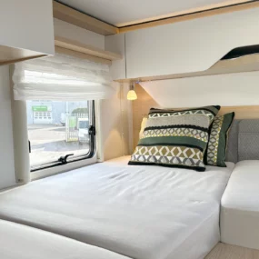 Hymer B-MC T 600 Whiteline Bedroom Window